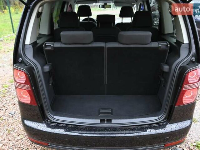 Черный Фольксваген Туран, объемом двигателя 1.6 л и пробегом 152 тыс. км за 7600 $, фото 20 на Automoto.ua