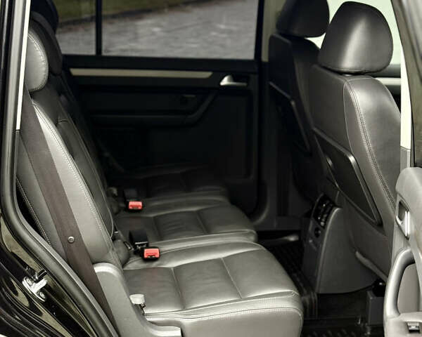 Чорний Фольксваген Туран, об'ємом двигуна 1.97 л та пробігом 279 тис. км за 8800 $, фото 40 на Automoto.ua