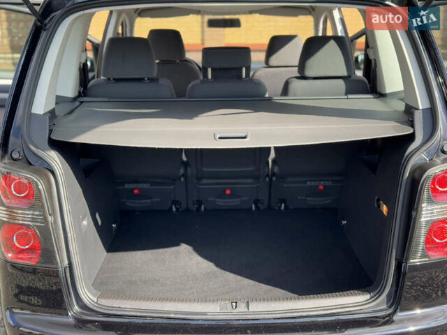 Чорний Фольксваген Туран, об'ємом двигуна 1.4 л та пробігом 220 тис. км за 8350 $, фото 28 на Automoto.ua