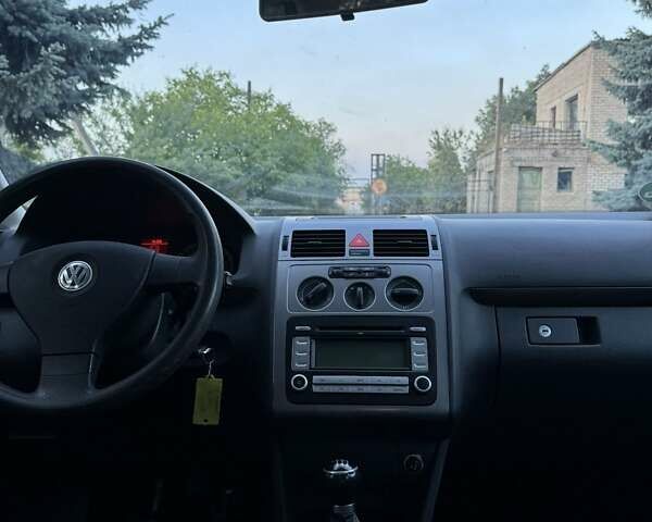 Чорний Фольксваген Туран, об'ємом двигуна 1.4 л та пробігом 172 тис. км за 6950 $, фото 5 на Automoto.ua