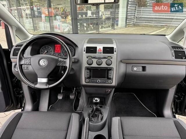 Чорний Фольксваген Туран, об'ємом двигуна 1.4 л та пробігом 190 тис. км за 6950 $, фото 20 на Automoto.ua
