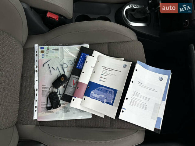 Черный Фольксваген Туран, объемом двигателя 1.4 л и пробегом 195 тыс. км за 7600 $, фото 16 на Automoto.ua