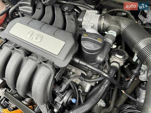 Чорний Фольксваген Туран, об'ємом двигуна 1.6 л та пробігом 147 тис. км за 8400 $, фото 23 на Automoto.ua