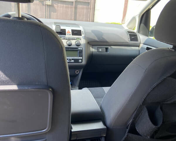 Чорний Фольксваген Туран, об'ємом двигуна 1.4 л та пробігом 270 тис. км за 6800 $, фото 21 на Automoto.ua