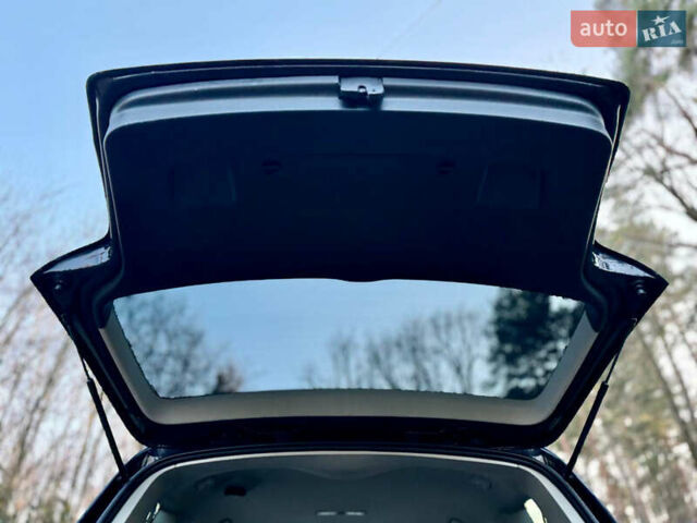 Чорний Фольксваген Туран, об'ємом двигуна 2 л та пробігом 292 тис. км за 8850 $, фото 80 на Automoto.ua