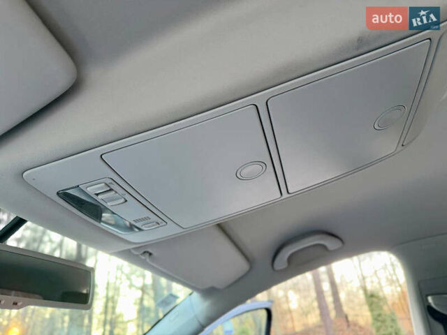 Чорний Фольксваген Туран, об'ємом двигуна 2 л та пробігом 292 тис. км за 8850 $, фото 49 на Automoto.ua