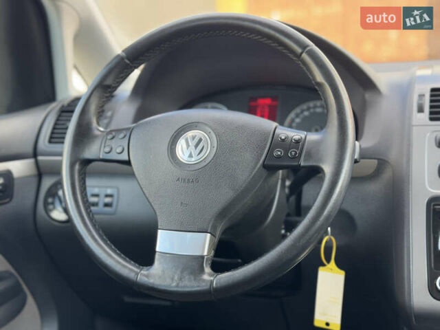 Чорний Фольксваген Туран, об'ємом двигуна 1.4 л та пробігом 220 тис. км за 8350 $, фото 33 на Automoto.ua