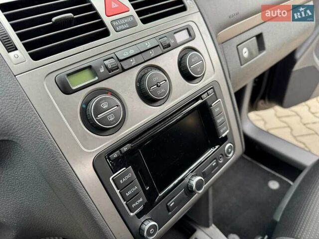 Чорний Фольксваген Туран, об'ємом двигуна 1.4 л та пробігом 190 тис. км за 6950 $, фото 27 на Automoto.ua