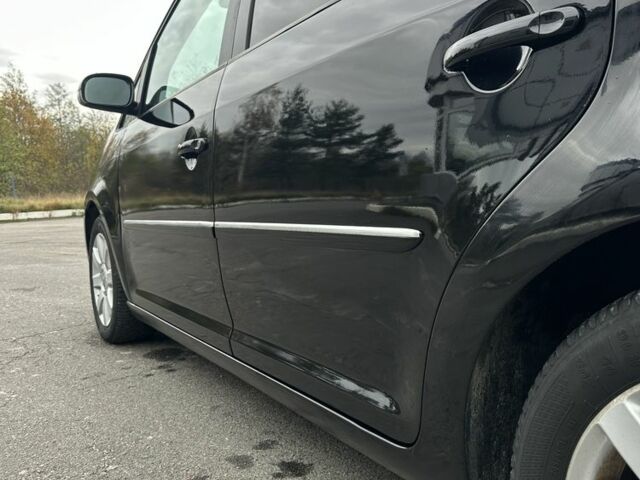 Чорний Фольксваген Туран, об'ємом двигуна 0 л та пробігом 321 тис. км за 3884 $, фото 3 на Automoto.ua