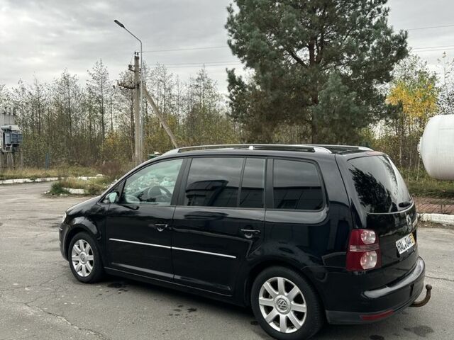 Чорний Фольксваген Туран, об'ємом двигуна 0 л та пробігом 321 тис. км за 3884 $, фото 1 на Automoto.ua