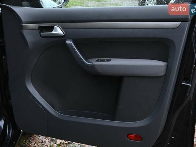 Черный Фольксваген Туран, объемом двигателя 1.6 л и пробегом 152 тыс. км за 7600 $, фото 27 на Automoto.ua