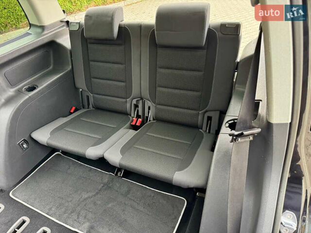 Черный Фольксваген Туран, объемом двигателя 1.4 л и пробегом 190 тыс. км за 7200 $, фото 46 на Automoto.ua