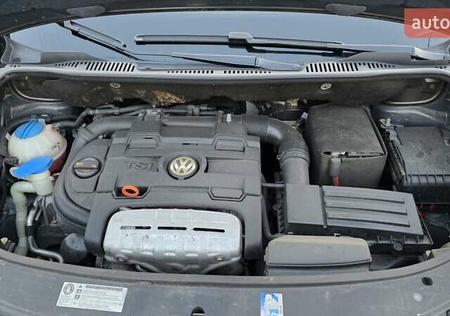 Черный Фольксваген Туран, объемом двигателя 1.4 л и пробегом 194 тыс. км за 7600 $, фото 17 на Automoto.ua