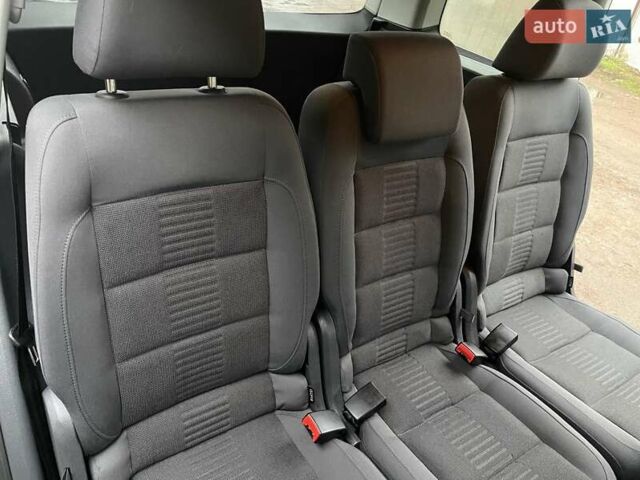 Черный Фольксваген Туран, объемом двигателя 1.4 л и пробегом 194 тыс. км за 6555 $, фото 144 на Automoto.ua