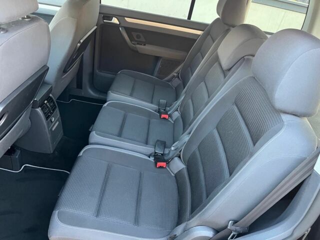 Черный Фольксваген Туран, объемом двигателя 1.6 л и пробегом 240 тыс. км за 8100 $, фото 18 на Automoto.ua