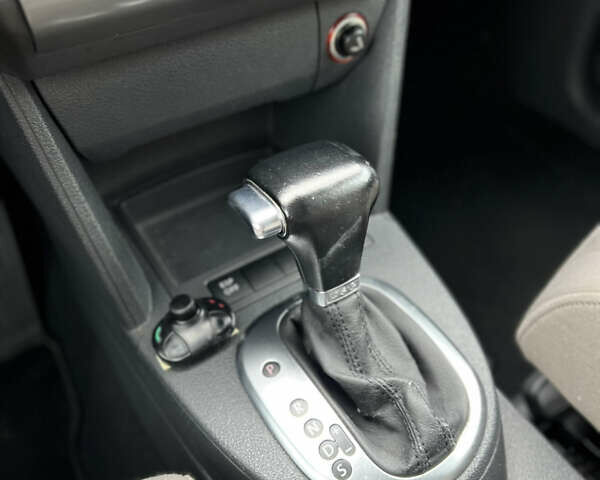 Черный Фольксваген Туран, объемом двигателя 1.4 л и пробегом 195 тыс. км за 7600 $, фото 15 на Automoto.ua