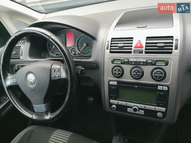 Чорний Фольксваген Туран, об'ємом двигуна 1.4 л та пробігом 270 тис. км за 6800 $, фото 2 на Automoto.ua