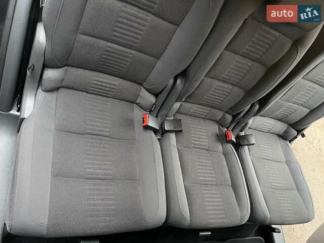 Черный Фольксваген Туран, объемом двигателя 1.4 л и пробегом 194 тыс. км за 6555 $, фото 145 на Automoto.ua