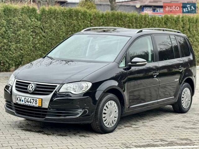 Чорний Фольксваген Туран, об'ємом двигуна 1.6 л та пробігом 147 тис. км за 8400 $, фото 9 на Automoto.ua