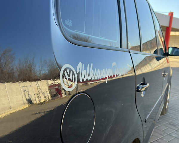 Черный Фольксваген Туран, объемом двигателя 1.9 л и пробегом 353 тыс. км за 6699 $, фото 23 на Automoto.ua