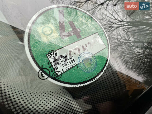 Черный Фольксваген Туран, объемом двигателя 1.6 л и пробегом 180 тыс. км за 8200 $, фото 49 на Automoto.ua