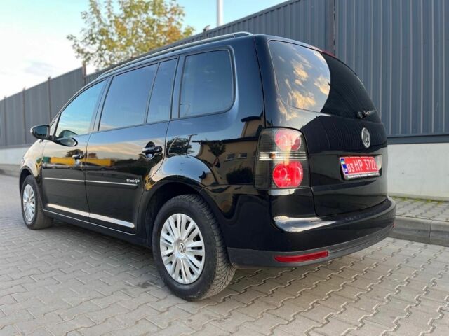 Черный Фольксваген Туран, объемом двигателя 1.6 л и пробегом 240 тыс. км за 8100 $, фото 7 на Automoto.ua