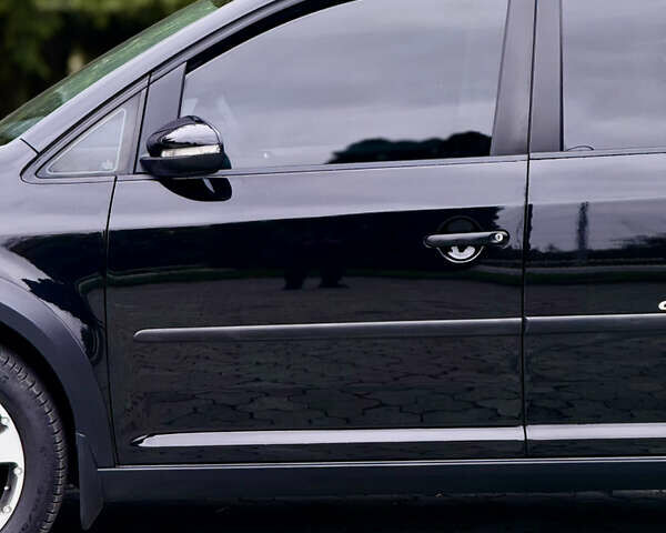 Чорний Фольксваген Туран, об'ємом двигуна 1.97 л та пробігом 279 тис. км за 8800 $, фото 81 на Automoto.ua