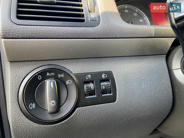 Чорний Фольксваген Туран, об'ємом двигуна 1.4 л та пробігом 270 тис. км за 6800 $, фото 11 на Automoto.ua