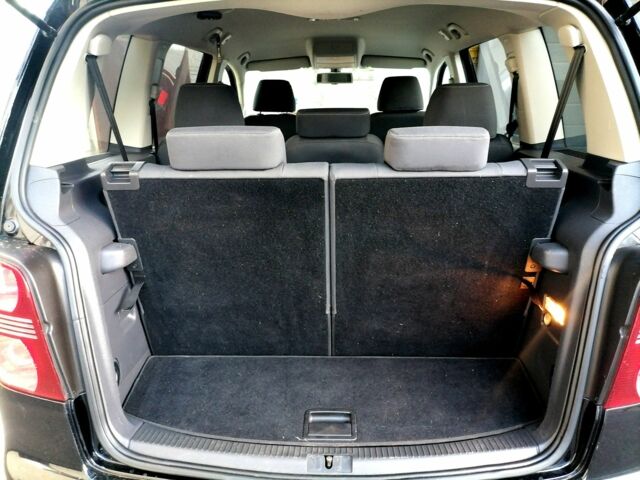 Чорний Фольксваген Туран, об'ємом двигуна 0 л та пробігом 194 тис. км за 6600 $, фото 10 на Automoto.ua