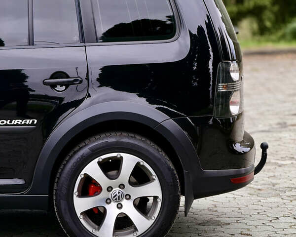 Чорний Фольксваген Туран, об'ємом двигуна 1.97 л та пробігом 279 тис. км за 8800 $, фото 83 на Automoto.ua