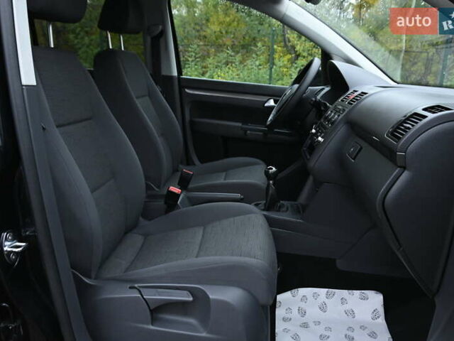 Черный Фольксваген Туран, объемом двигателя 1.6 л и пробегом 152 тыс. км за 7600 $, фото 29 на Automoto.ua