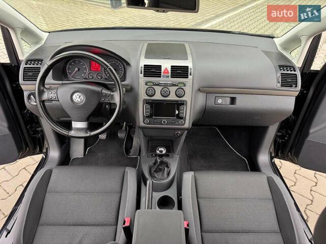 Черный Фольксваген Туран, объемом двигателя 1.4 л и пробегом 190 тыс. км за 7200 $, фото 20 на Automoto.ua