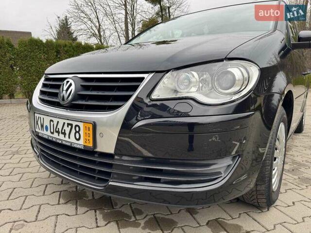 Чорний Фольксваген Туран, об'ємом двигуна 1.6 л та пробігом 147 тис. км за 8400 $, фото 19 на Automoto.ua