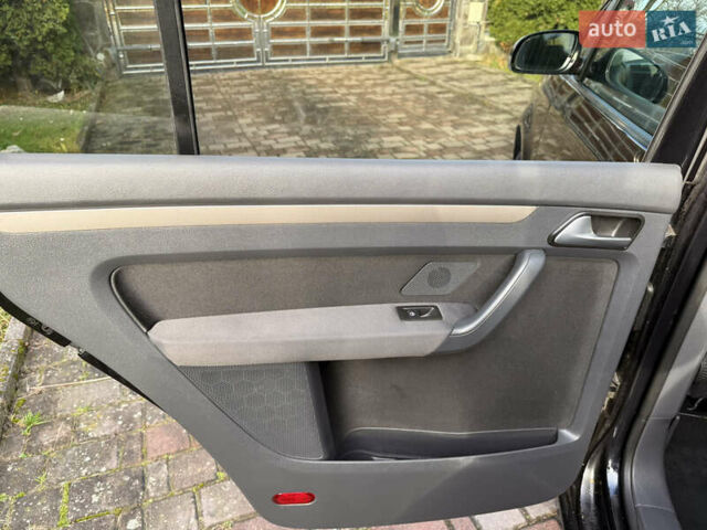 Чорний Фольксваген Туран, об'ємом двигуна 1.4 л та пробігом 148 тис. км за 5999 $, фото 42 на Automoto.ua