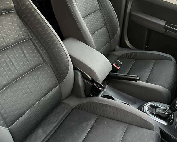 Черный Фольксваген Туран, объемом двигателя 1.9 л и пробегом 353 тыс. км за 6699 $, фото 34 на Automoto.ua