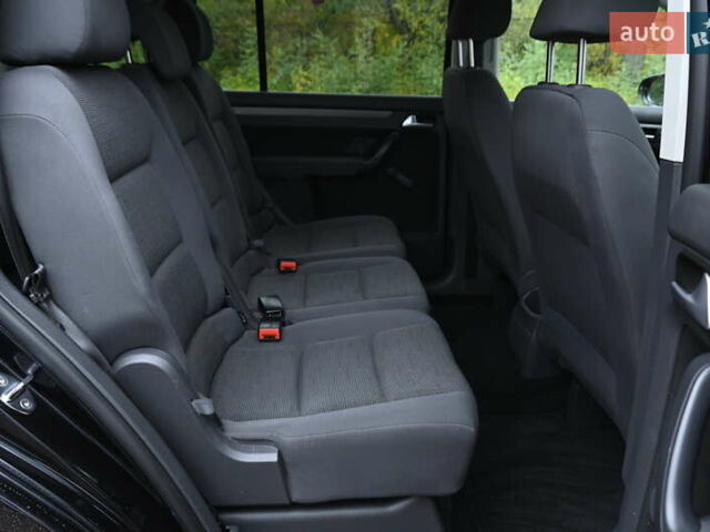 Черный Фольксваген Туран, объемом двигателя 1.6 л и пробегом 152 тыс. км за 7600 $, фото 23 на Automoto.ua