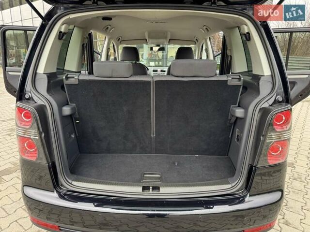 Чорний Фольксваген Туран, об'ємом двигуна 1.6 л та пробігом 147 тис. км за 8400 $, фото 46 на Automoto.ua