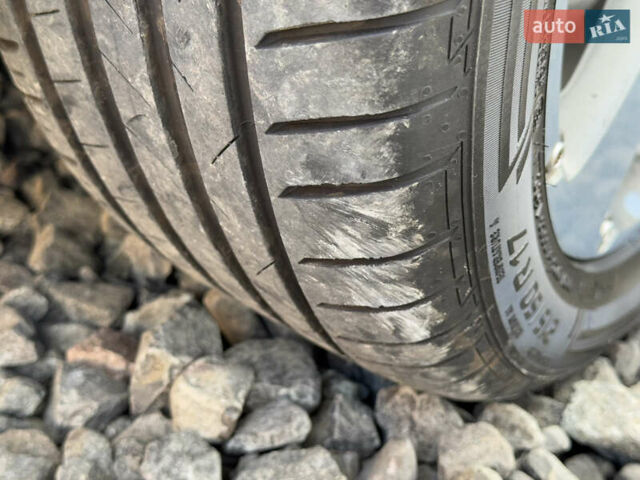 Чорний Фольксваген Туран, об'ємом двигуна 1.4 л та пробігом 220 тис. км за 8350 $, фото 19 на Automoto.ua