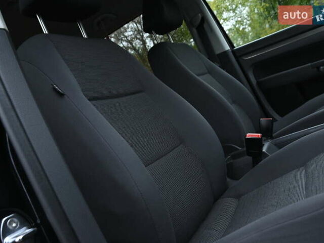 Черный Фольксваген Туран, объемом двигателя 1.6 л и пробегом 152 тыс. км за 7600 $, фото 30 на Automoto.ua