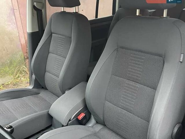 Черный Фольксваген Туран, объемом двигателя 1.4 л и пробегом 194 тыс. км за 6555 $, фото 63 на Automoto.ua