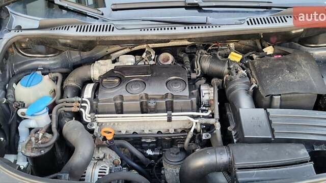 Черный Фольксваген Туран, объемом двигателя 1.97 л и пробегом 248 тыс. км за 8300 $, фото 24 на Automoto.ua