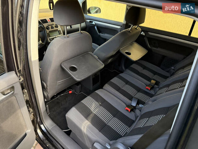 Чорний Фольксваген Туран, об'ємом двигуна 1.4 л та пробігом 148 тис. км за 5999 $, фото 40 на Automoto.ua