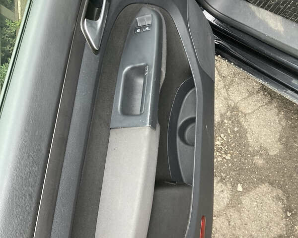 Чорний Фольксваген Туран, об'ємом двигуна 1.39 л та пробігом 195 тис. км за 7100 $, фото 2 на Automoto.ua