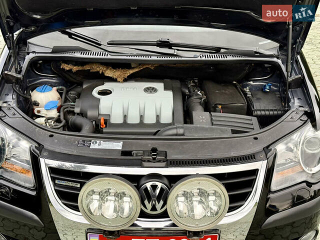 Чорний Фольксваген Туран, об'ємом двигуна 1.97 л та пробігом 279 тис. км за 8800 $, фото 16 на Automoto.ua