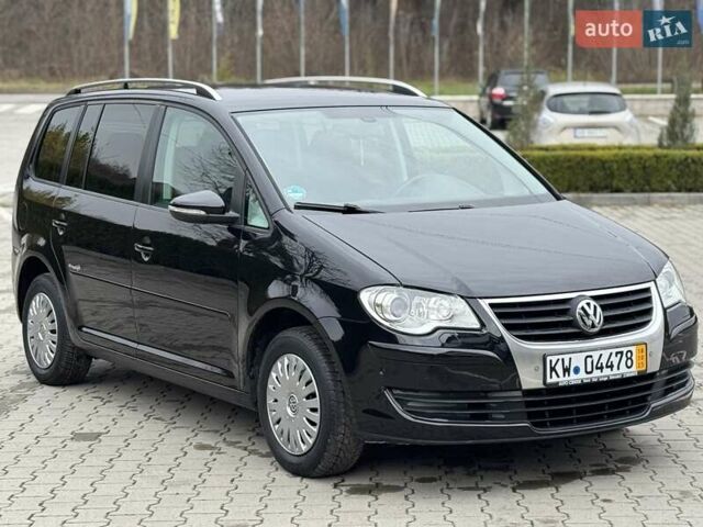 Чорний Фольксваген Туран, об'ємом двигуна 1.6 л та пробігом 147 тис. км за 8400 $, фото 14 на Automoto.ua