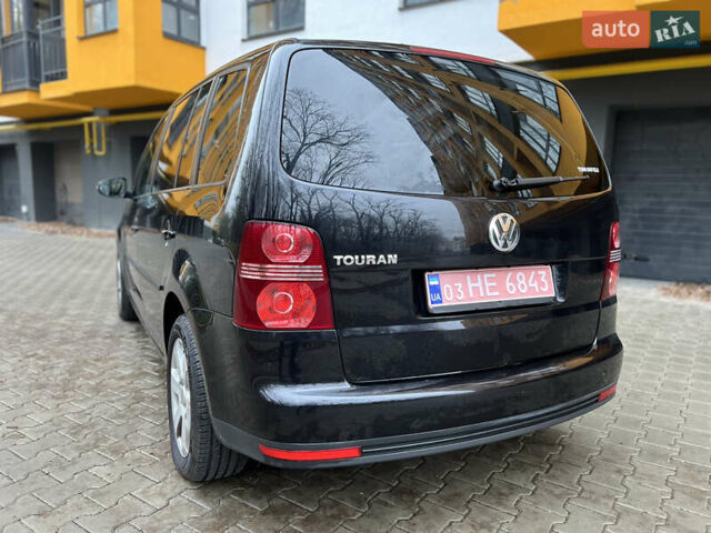Черный Фольксваген Туран, объемом двигателя 1.6 л и пробегом 180 тыс. км за 8200 $, фото 16 на Automoto.ua