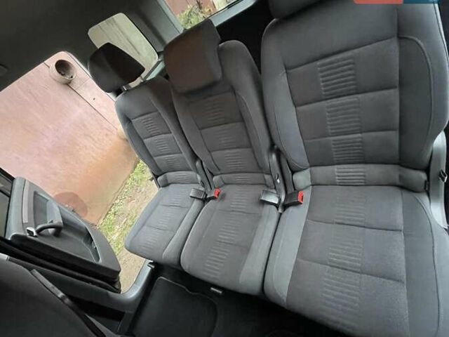 Черный Фольксваген Туран, объемом двигателя 1.4 л и пробегом 194 тыс. км за 6555 $, фото 132 на Automoto.ua