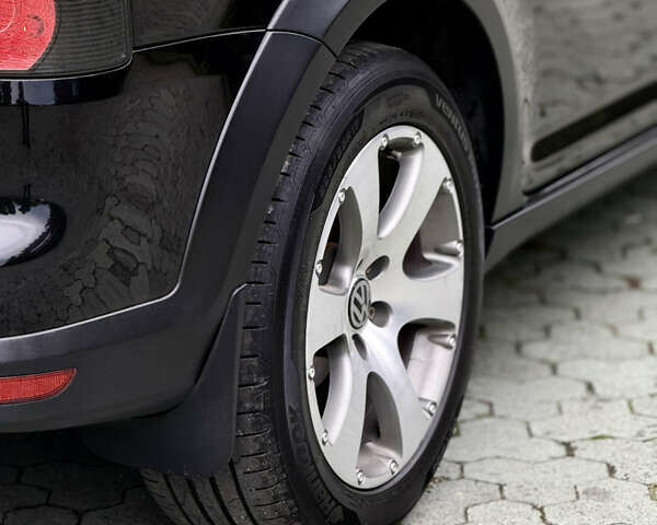 Чорний Фольксваген Туран, об'ємом двигуна 1.97 л та пробігом 279 тис. км за 8800 $, фото 59 на Automoto.ua