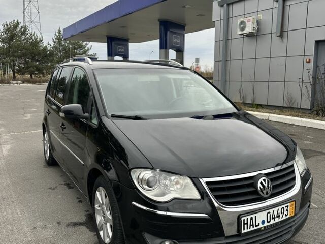 Чорний Фольксваген Туран, об'ємом двигуна 0 л та пробігом 321 тис. км за 3884 $, фото 4 на Automoto.ua