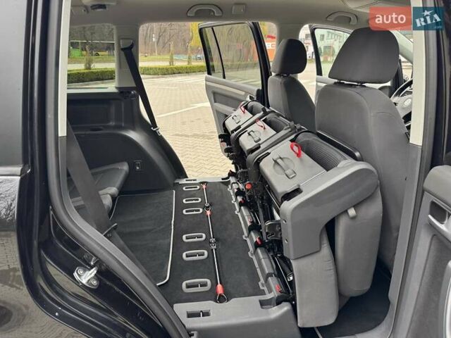 Чорний Фольксваген Туран, об'ємом двигуна 1.6 л та пробігом 147 тис. км за 8400 $, фото 45 на Automoto.ua